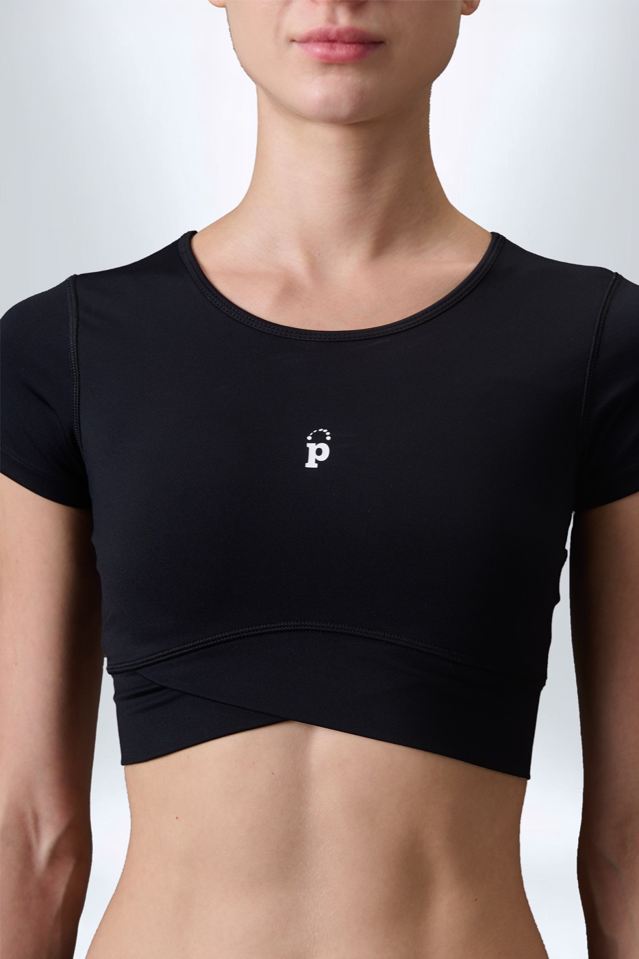 [PE002BAWW26BLS] ESS-Áo sport bra basic có tay (Đen, S)